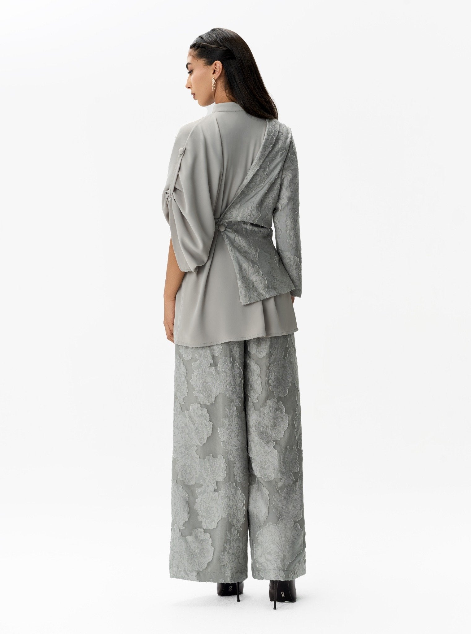 Dual-Fabric Layered Set